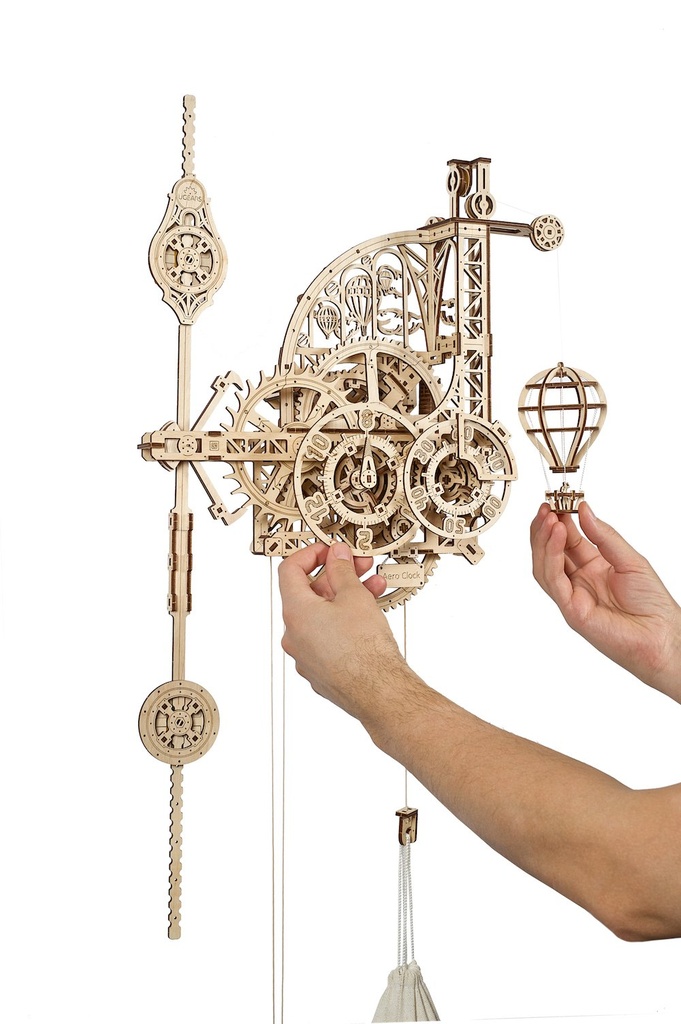 Ugears, Horloge murale Aéro