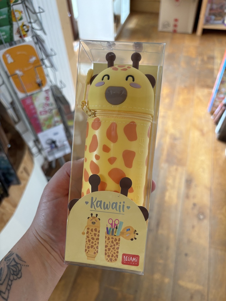 KAWAII  2-IN-1 SOFT SILICONE PENCIL CASE - Girafe